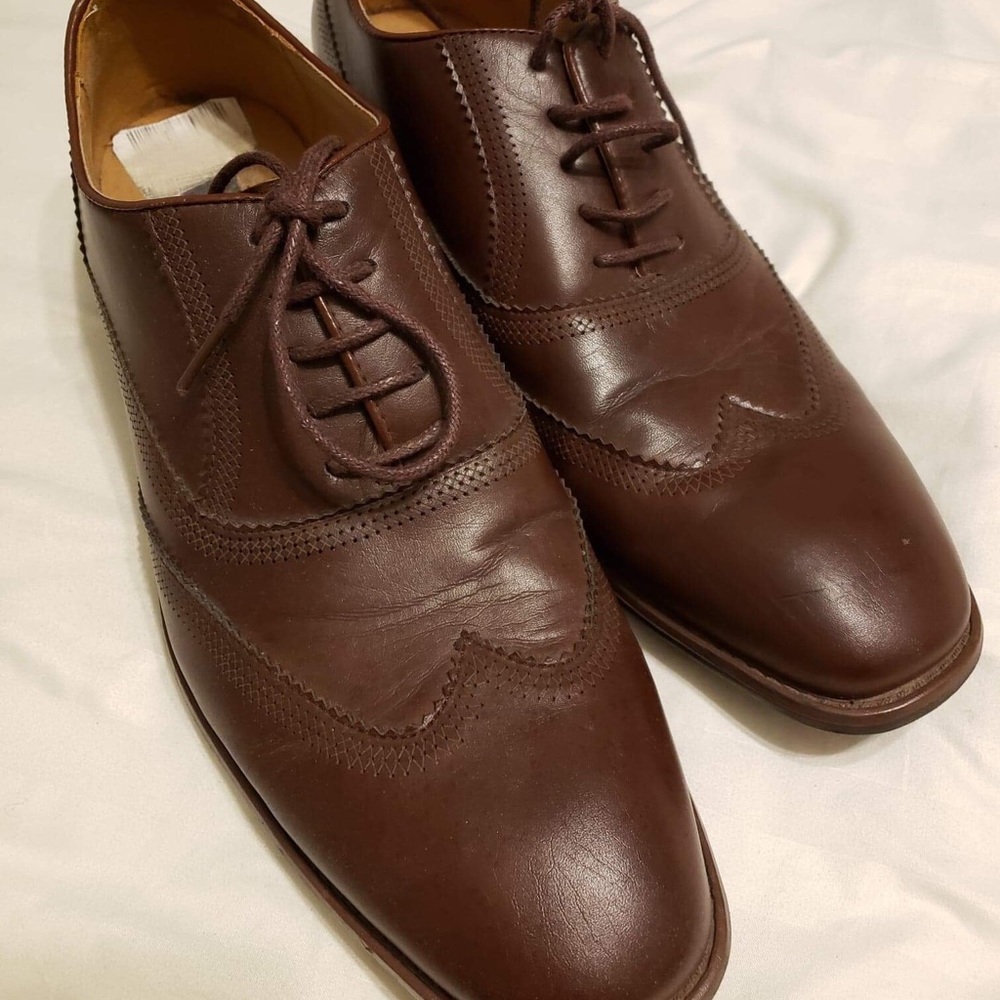 Name brand shoes. Thx.